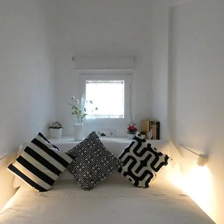 Azhar Apartment *